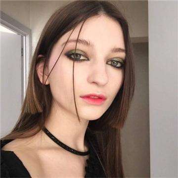 从零开始的异世界生活台服下载